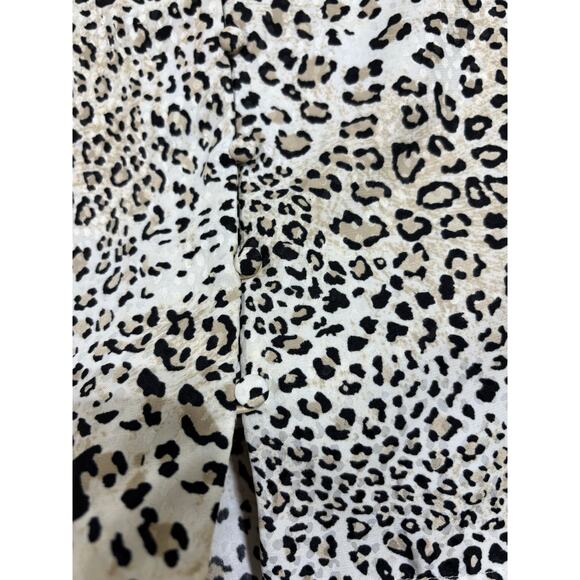 Chico’s Size 2 Leopard Print Blouse Women’s 12/14 V Neck 3/4 Sleeve Animal Print - Picture 6 of 7